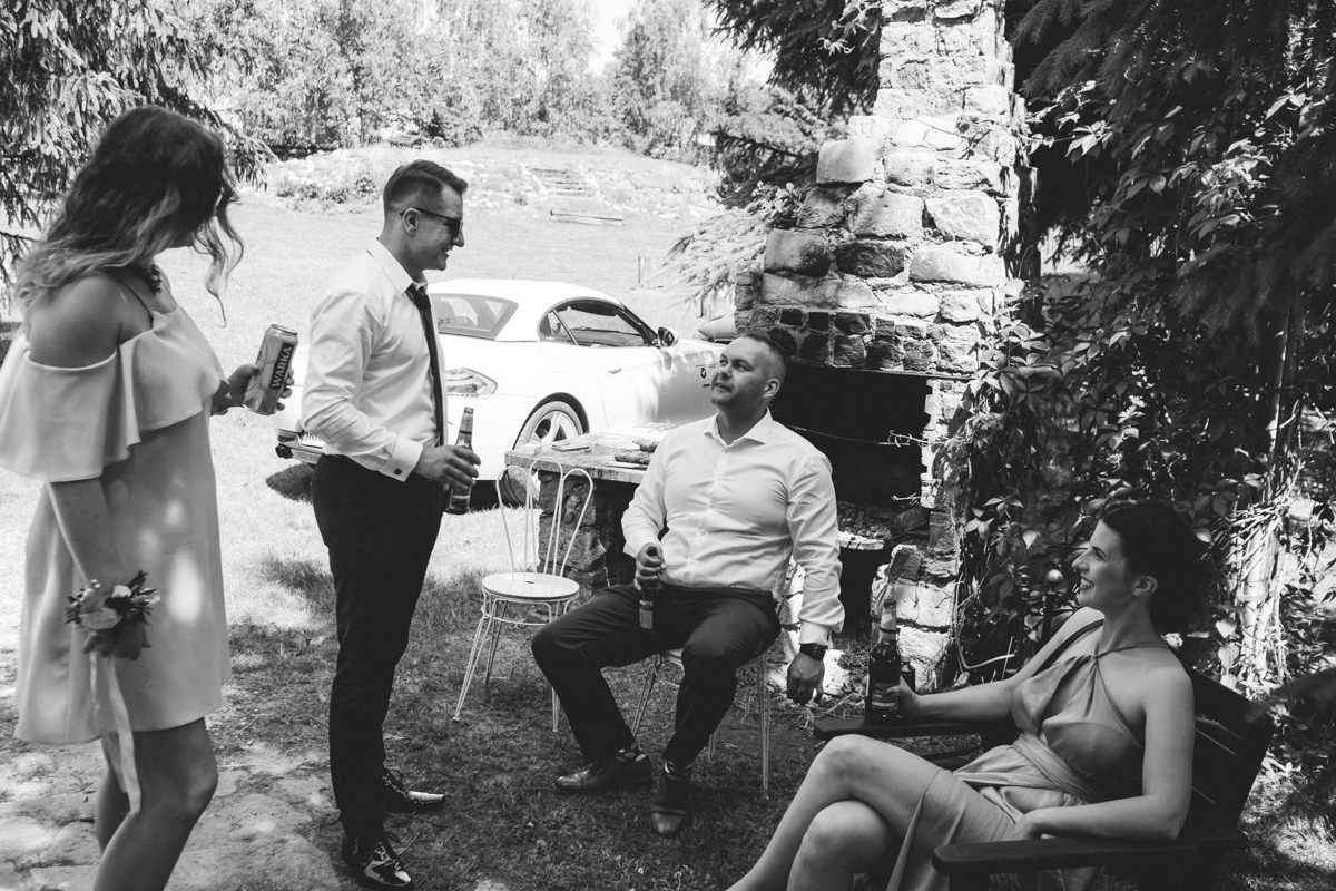 wesele rustykalne w stodole" width="1200" height="800" data-srcset="https://lukaszpopielarz.pl/wp-content/uploads/2019/01/hacjenta_dolina_zab__rustykalne_wesele_w_stodole_0013.jpg 1200w, https://lukaszpopielarz.pl/wp-content/uploads/2019/01/hacjenta_dolina_zab__rustykalne_wesele_w_stodole_0013-768x512.jpg 768w" data-sizes="(max-width: 1200px) 100vw, 1200px" /><noscript><img decoding="async" class="alignnone size-full wp-image-20573" src="https://lukaszpopielarz.pl/wp-content/uploads/2019/01/hacjenta_dolina_zab__rustykalne_wesele_w_stodole_0013.jpg" alt=