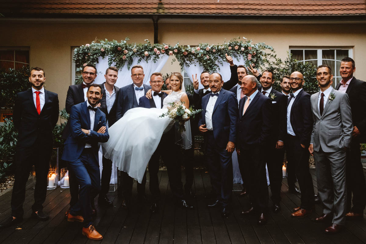 zdjęcia grupowe na weselu